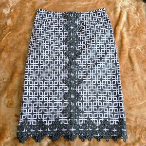 Harold’s Black White Geometric Skirt Size 2 Lace Hem Lined